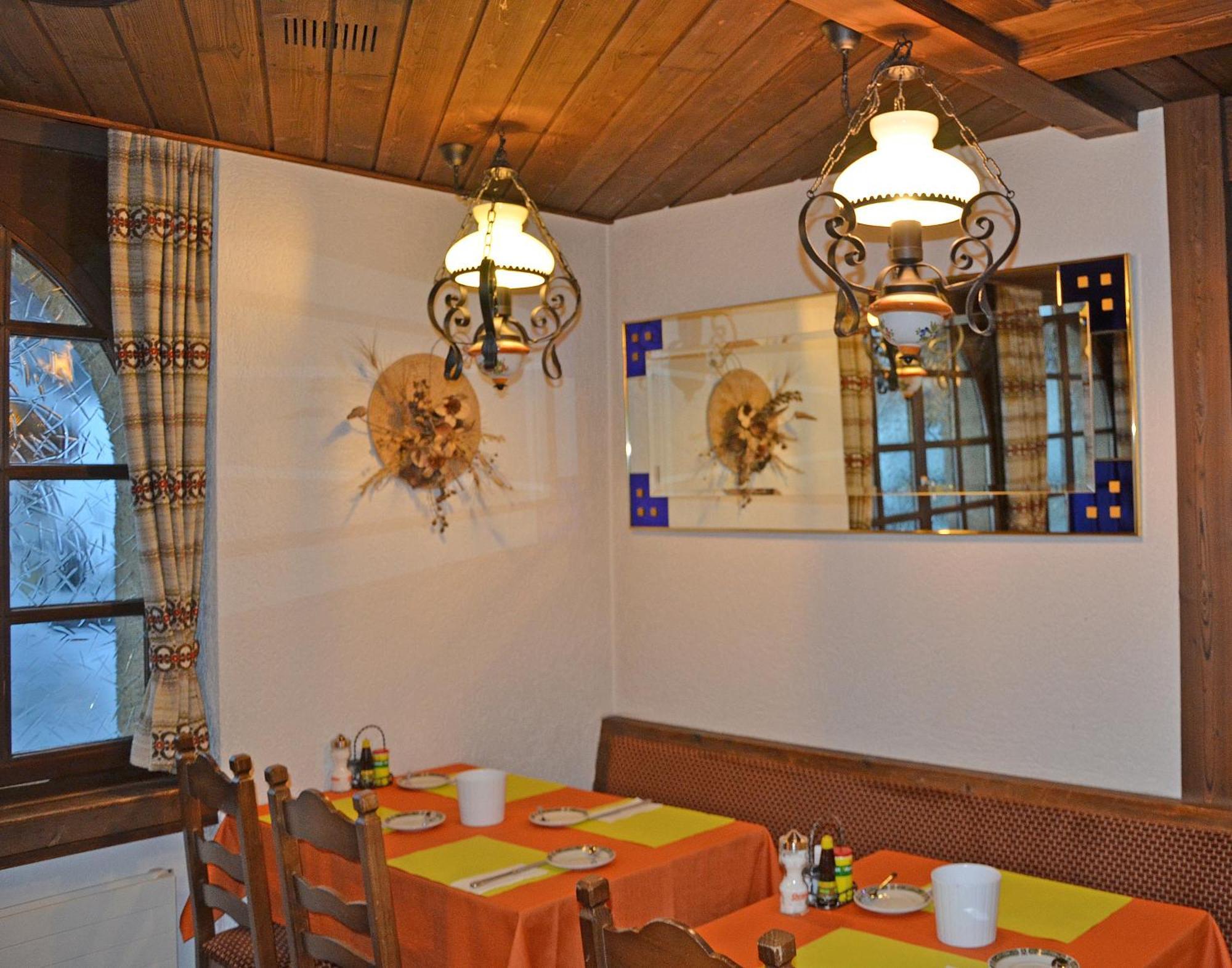 Hotel Alex Leukerbad Exteriör bild