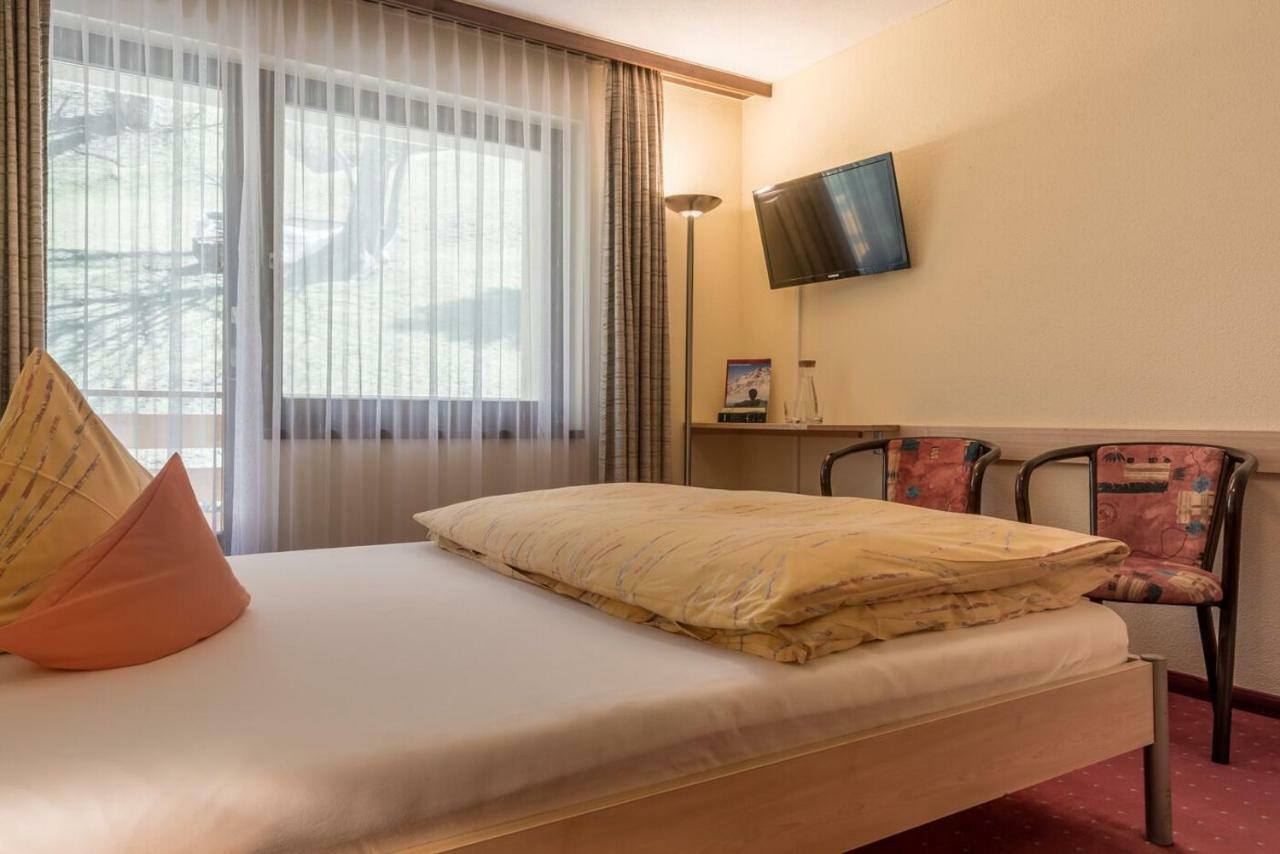 Hotel Alex Leukerbad Exteriör bild